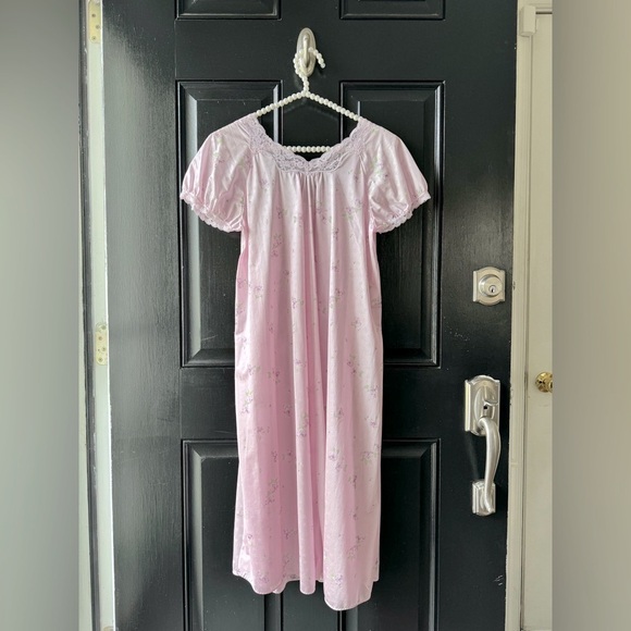 VTG Miss Elaine Purple Floral Nylon Lace Trim Nightgown Size M - Picture 5 of 11